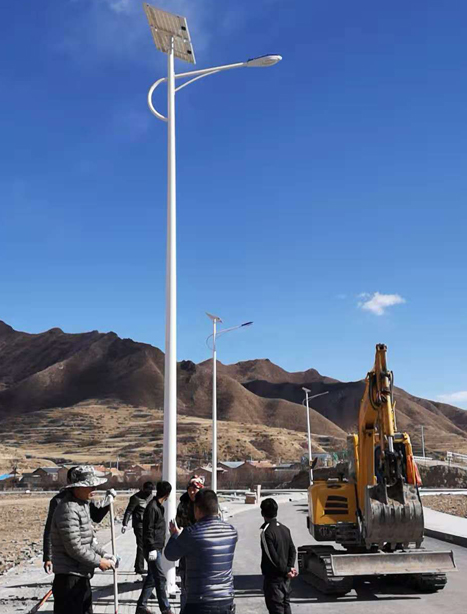 甘南碌曲10米洛扎太阳能路灯项目