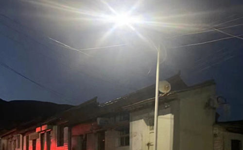 农村院子里最适合的洛扎太阳能路灯亮度与安装要点